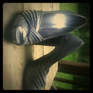 Maurices Gray peep toe heels